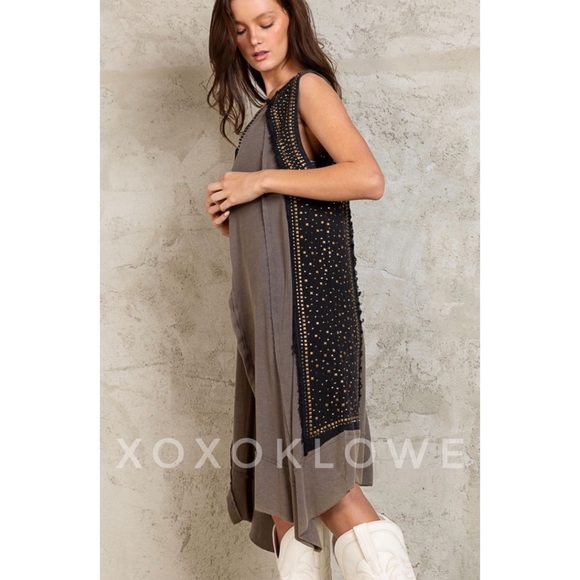 POL Rhinestone Studded Sleeveless Midi Cardigan with Pointed Hem - Picture 12 of 16